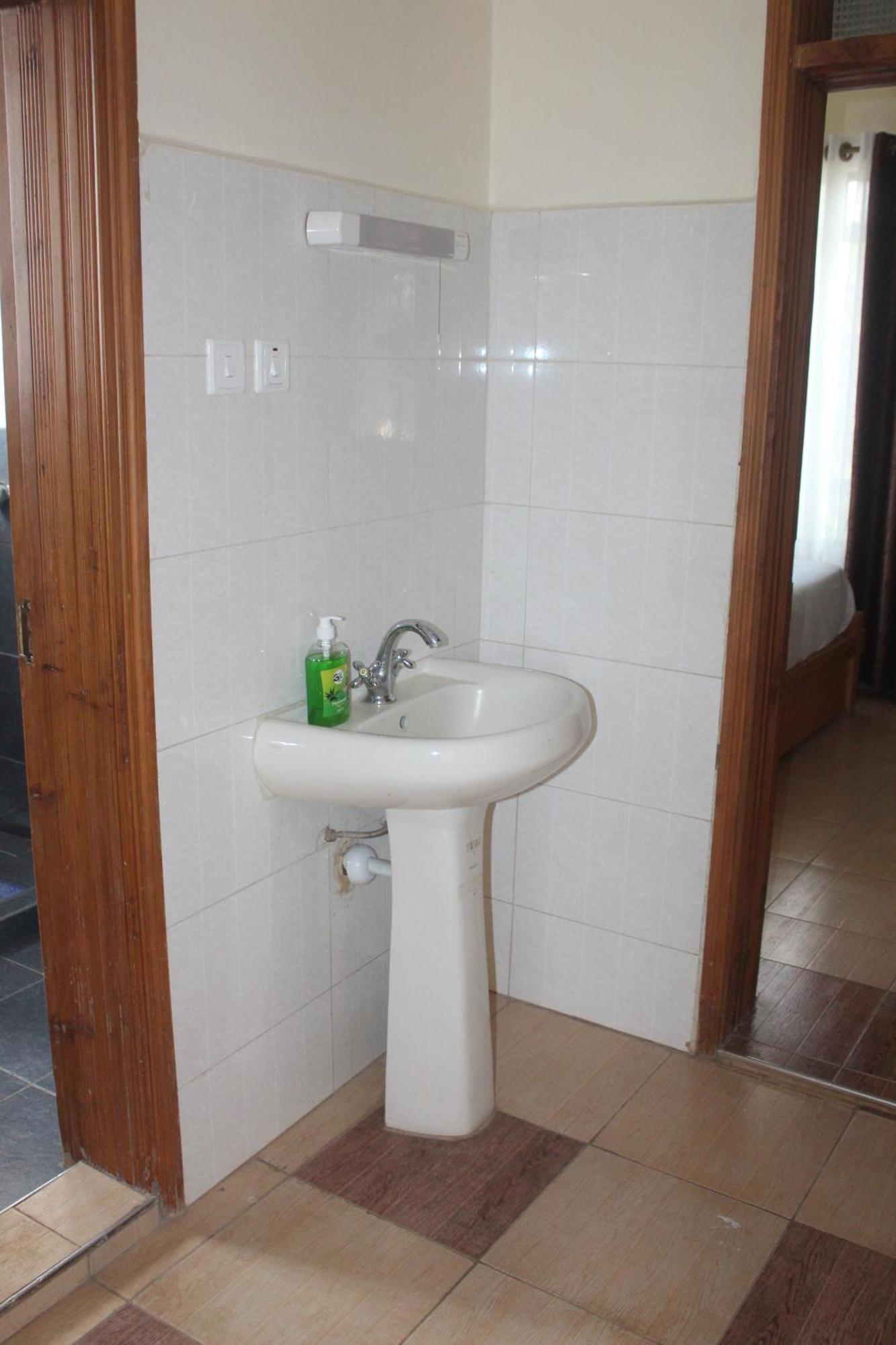 Eshborns House - Near Jomo Kenyatta International Airport And Sgr With Shuttle Services Syokimau Luaran gambar